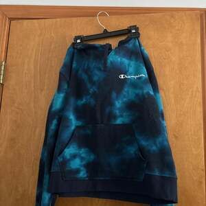 Champion Women's Blue Tie Dye Pullover Hoodie Sweatshirt